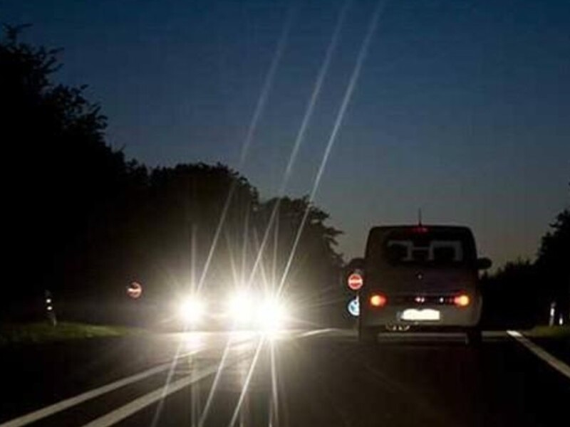 6 Techniques to prevent headlight glare from oncoming vehicles at night